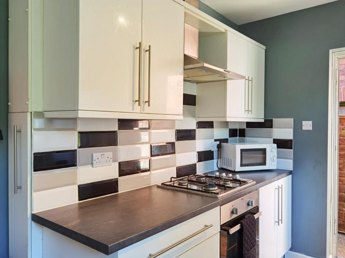 Villa Perry Road, Beautiful Large House Available For Guests And Contractors Parking Wifi Nottingham Esterno foto