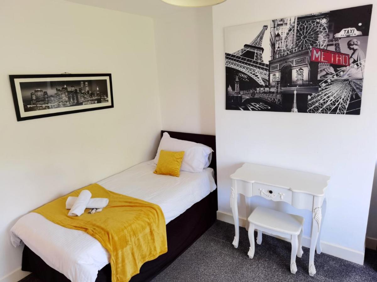 Villa Perry Road, Beautiful Large House Available For Guests And Contractors Parking Wifi Nottingham Esterno foto