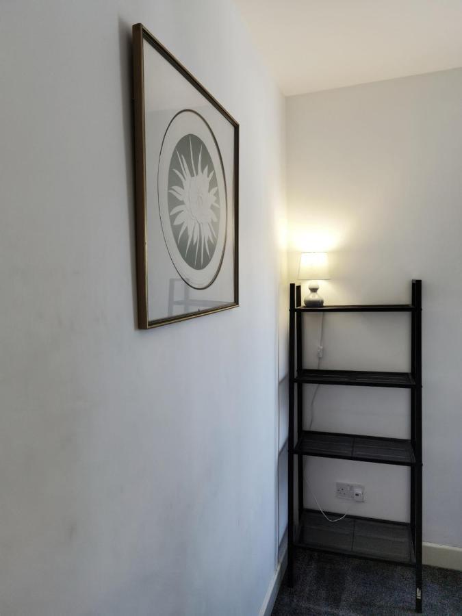 Villa Perry Road, Beautiful Large House Available For Guests And Contractors Parking Wifi Nottingham Esterno foto