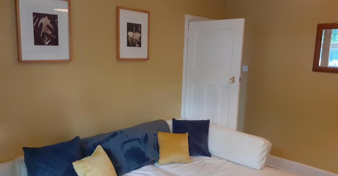 Villa Perry Road, Beautiful Large House Available For Guests And Contractors Parking Wifi Nottingham Esterno foto
