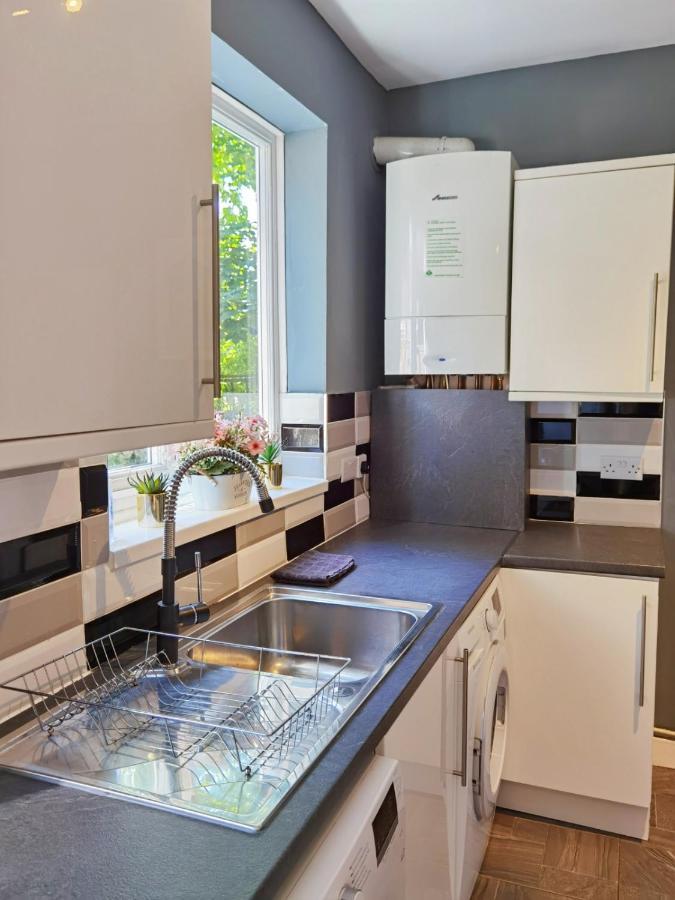 Villa Perry Road, Beautiful Large House Available For Guests And Contractors Parking Wifi Nottingham Esterno foto