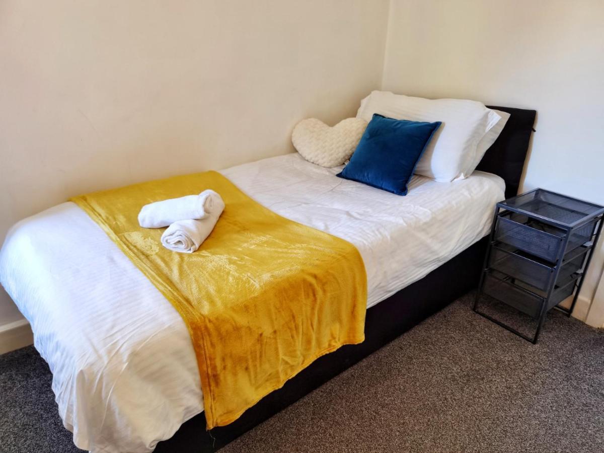 Villa Perry Road, Beautiful Large House Available For Guests And Contractors Parking Wifi Nottingham Esterno foto