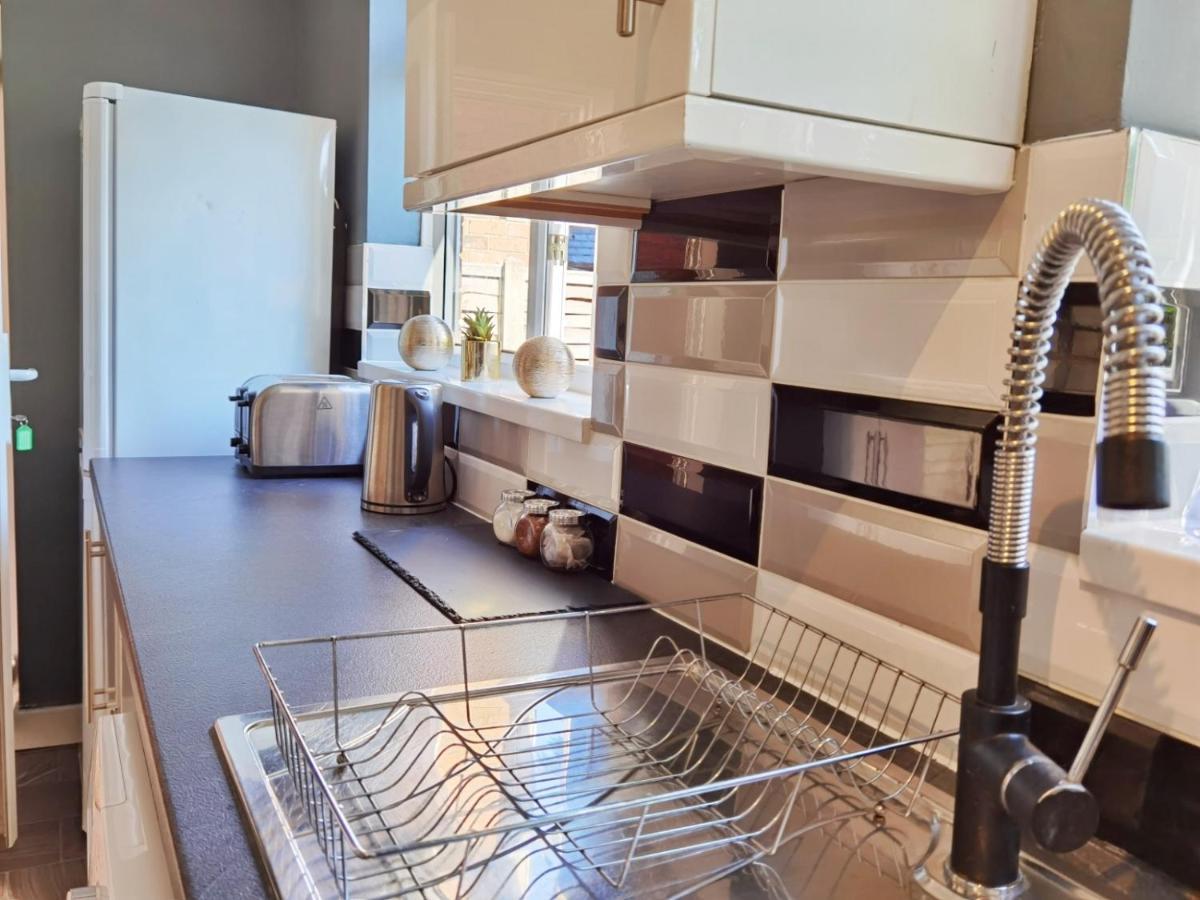 Villa Perry Road, Beautiful Large House Available For Guests And Contractors Parking Wifi Nottingham Esterno foto