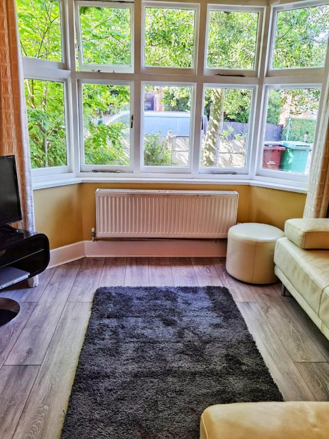 Villa Perry Road, Beautiful Large House Available For Guests And Contractors Parking Wifi Nottingham Esterno foto
