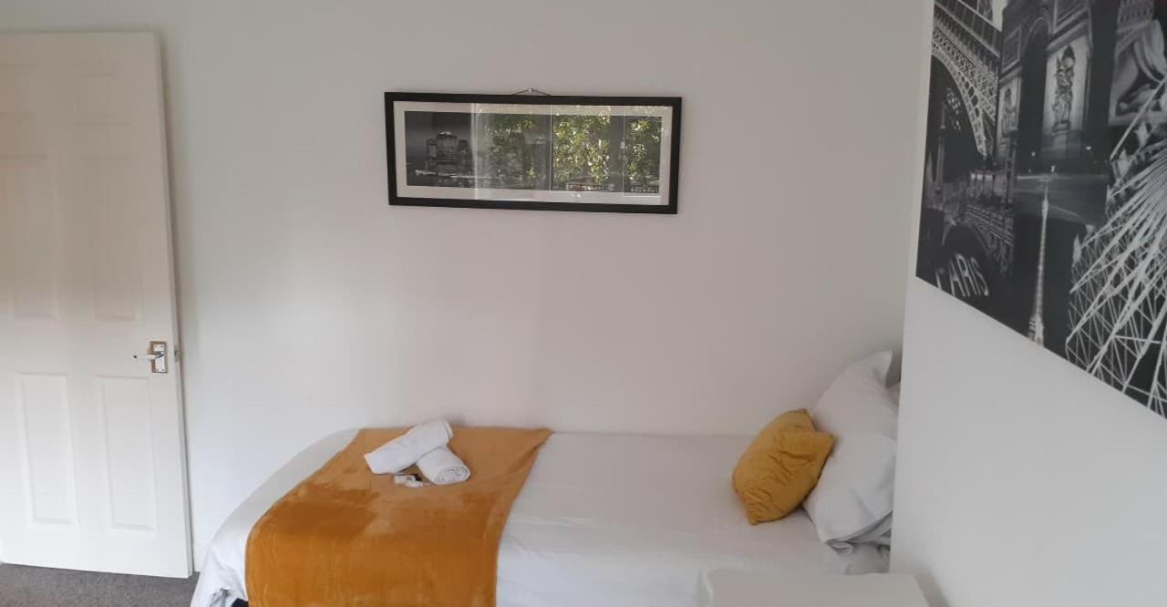 Villa Perry Road, Beautiful Large House Available For Guests And Contractors Parking Wifi Nottingham Esterno foto