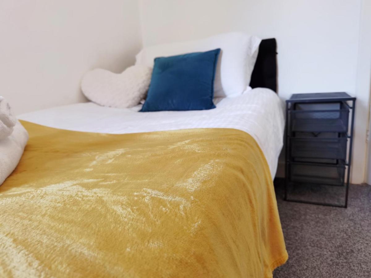 Villa Perry Road, Beautiful Large House Available For Guests And Contractors Parking Wifi Nottingham Esterno foto