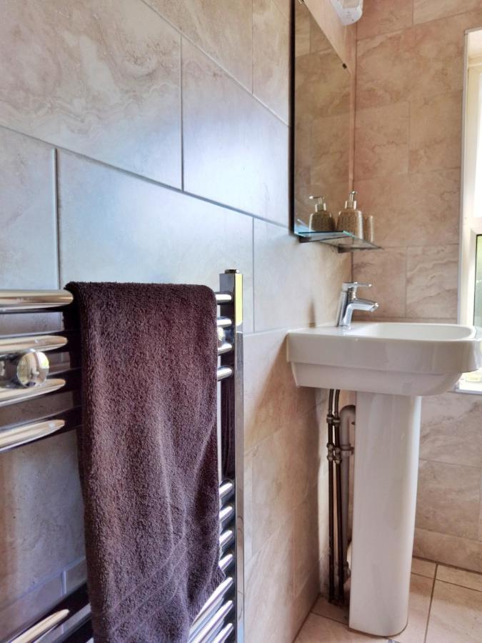 Villa Perry Road, Beautiful Large House Available For Guests And Contractors Parking Wifi Nottingham Esterno foto