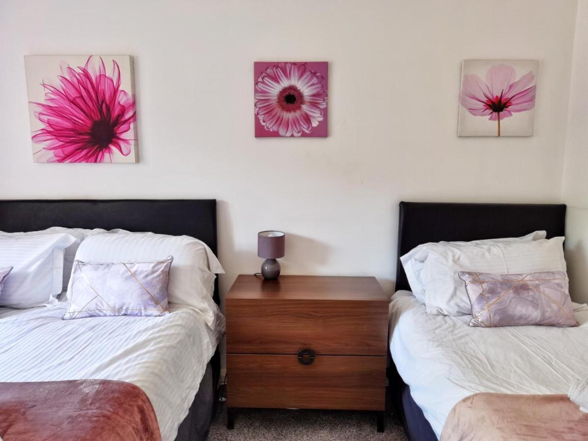 Villa Perry Road, Beautiful Large House Available For Guests And Contractors Parking Wifi Nottingham Esterno foto