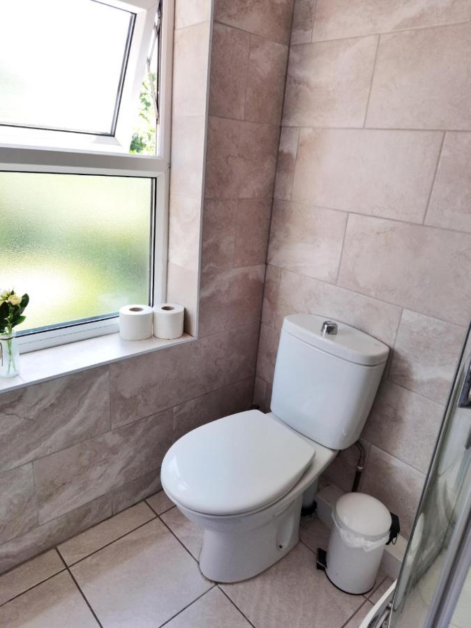 Villa Perry Road, Beautiful Large House Available For Guests And Contractors Parking Wifi Nottingham Esterno foto
